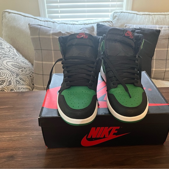 Pine Green - Picture 3 of 5